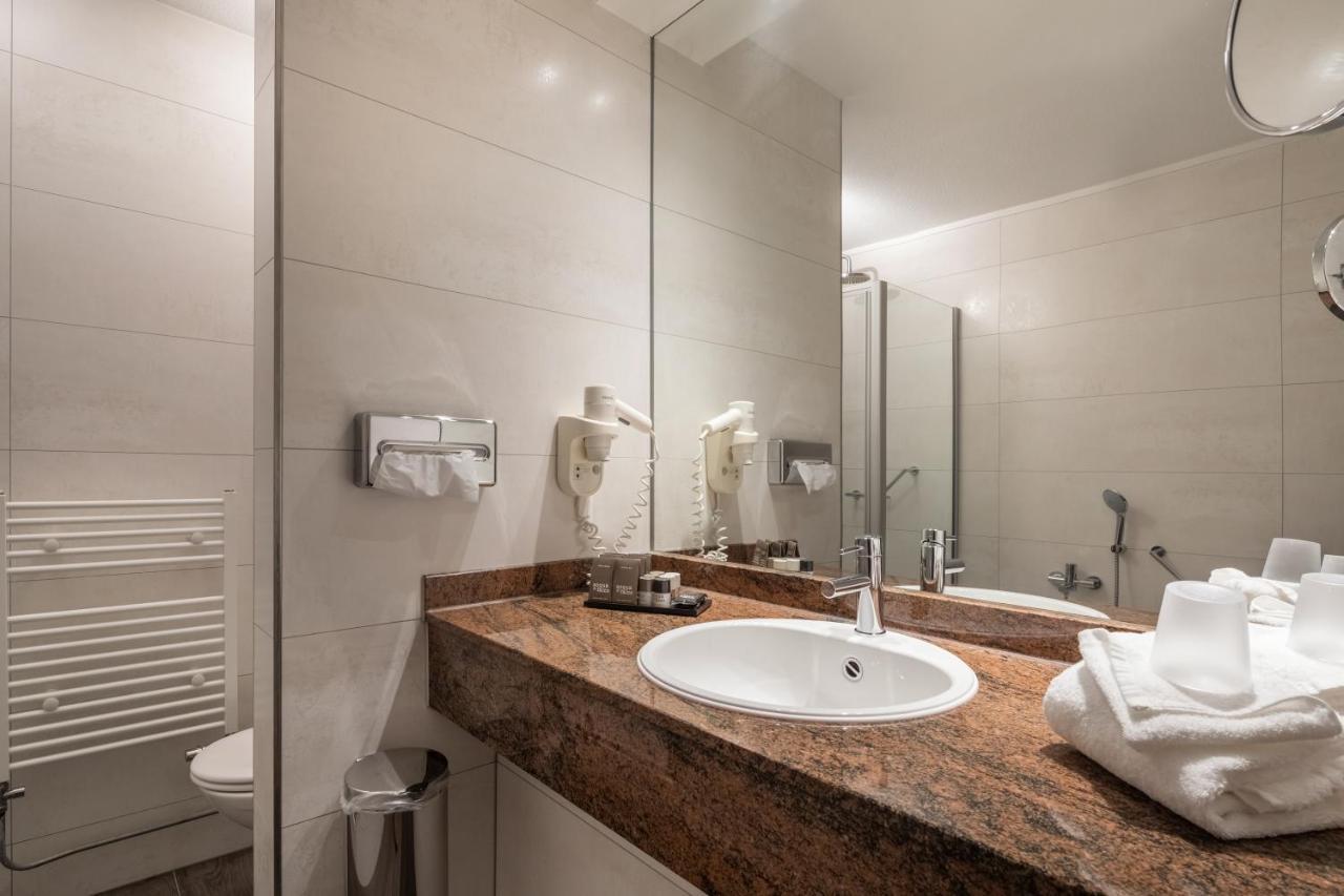 Van Der Valk Hotel Den Haag - Voorschoten Ngoại thất bức ảnh